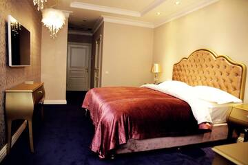 Полулюкс в Гостинице Royal Hotel